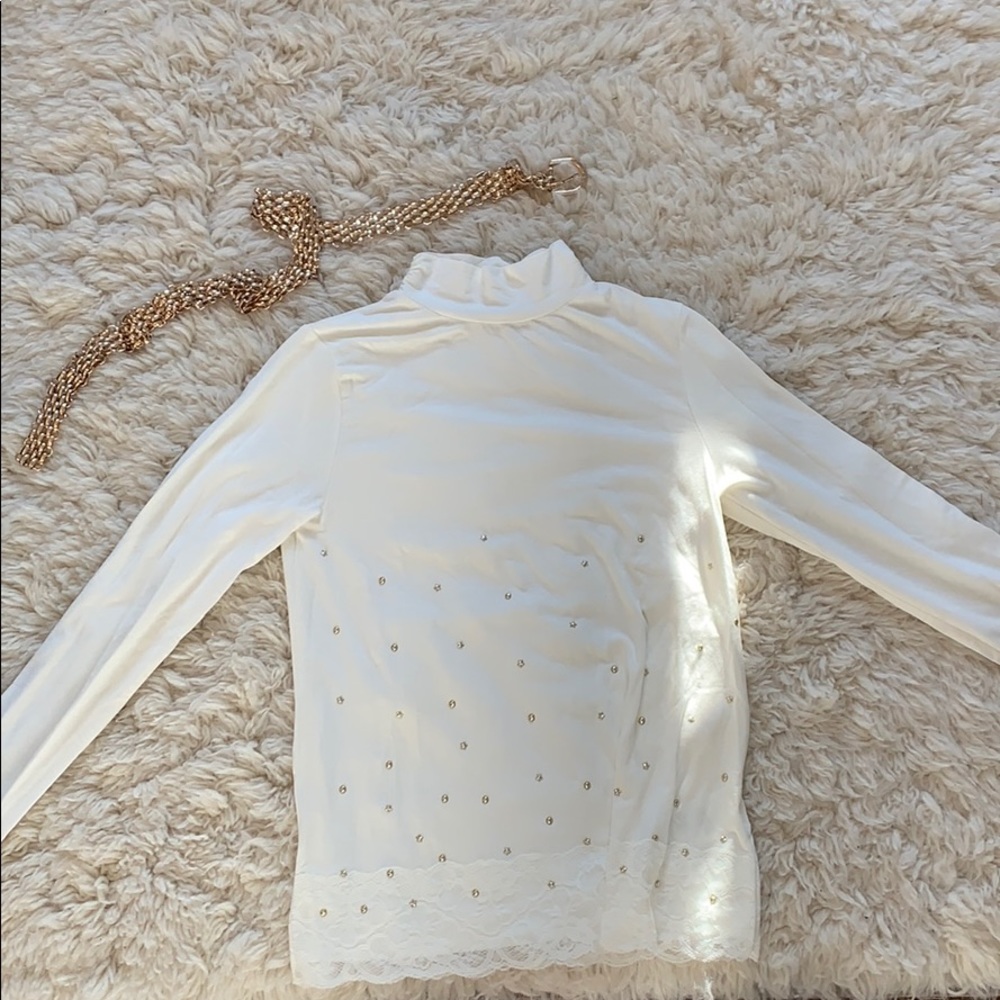 Dazzled white turtle neck top!